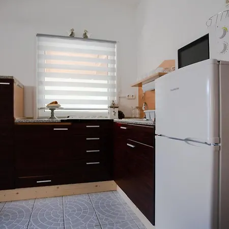 ゲストハウス Dunakanyar, Szentendrei Sziget Szamoca Vendeghaz Horany Telen Nyaron Szigetmonostor