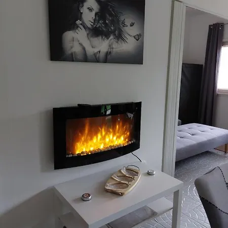 ゲストハウス Dunakanyar, Szentendrei Sziget Szamoca Vendeghaz Horany Telen Nyaron Szigetmonostor